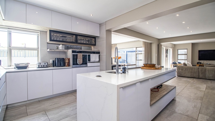 4 Bedroom Property for Sale in Oubaai Western Cape